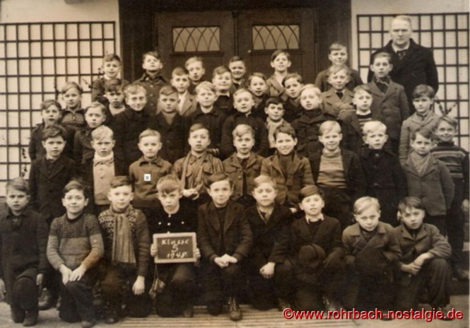 1948 mit Schülern des Geburtsjahrganges 1938