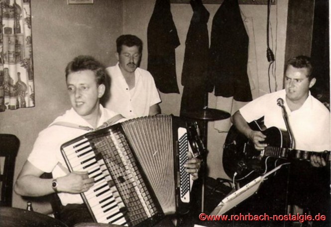1965 Die Band der Bierkehlchen beim Sommerfest des Wanderclub Edelweiß: Charly, Schnorres und Günter