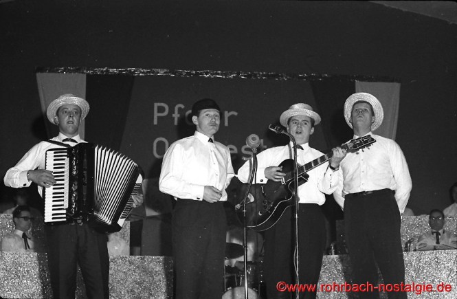 1965 Auftritt beim Operettenabend des Pfarrorchesters