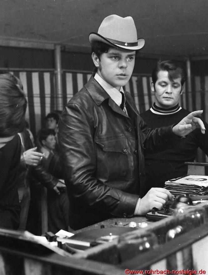 Egon Wittmer aus Rohrbach, Jahrgang 1948, ist in den 60ern der erste Disc-Jockey im Saarland. "Musik ist sein Leben" kann man mit Fug und Recht in einem Rückblick auf die Jahrzehnte sagen, in denen er als DJ in der saarländischen Musikszene in Discos und bei Festveranstaltungen landauf und landab bekannt ist