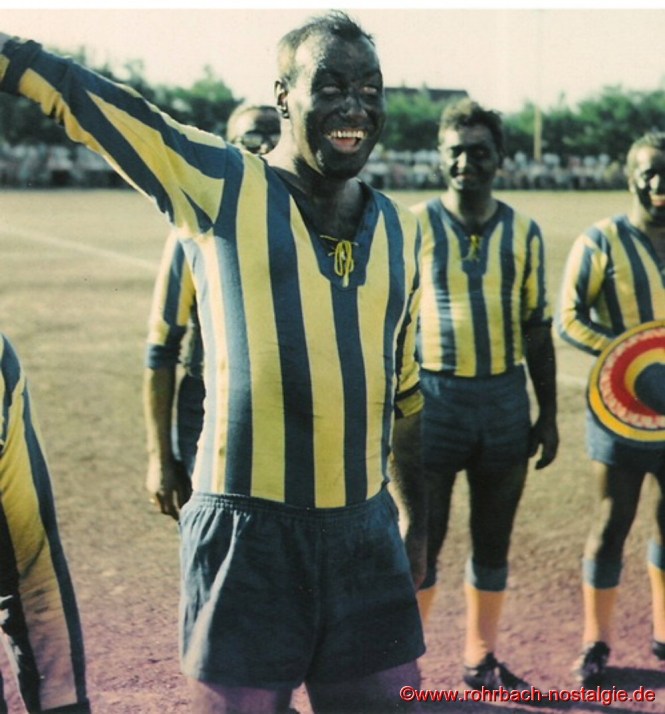 Der Libero der "Urus" Ferico (Alfons Charrois) und Zimzinho (Fritz Zimmermann)