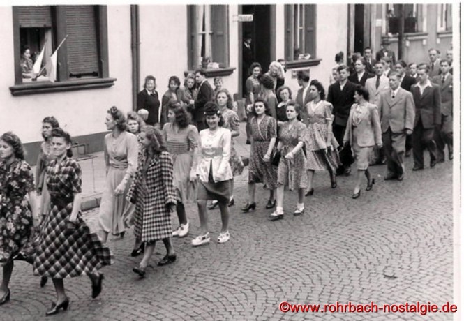 Fröhliche junge Frauen