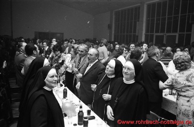 Auch die Nonnen sind am Schunkeln