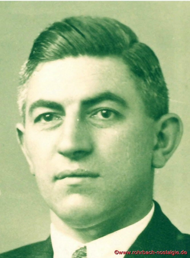 Er ist als "de Radio Bayer" eine Marke für sich. Unter der Marke "JOBA" betreibt der Rohrbacher Josef Bayer nach dem 2.Weltkrieg erfolgreich eine von drei Radioproduktions-Firmen im Saarland. Man darf ihn daher zweifellos als "Radiopionier" bezeichnen.