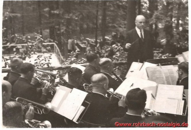 Die Musikkapelle Johann Schaar spielt zum Tanz und zur Unterhaltung