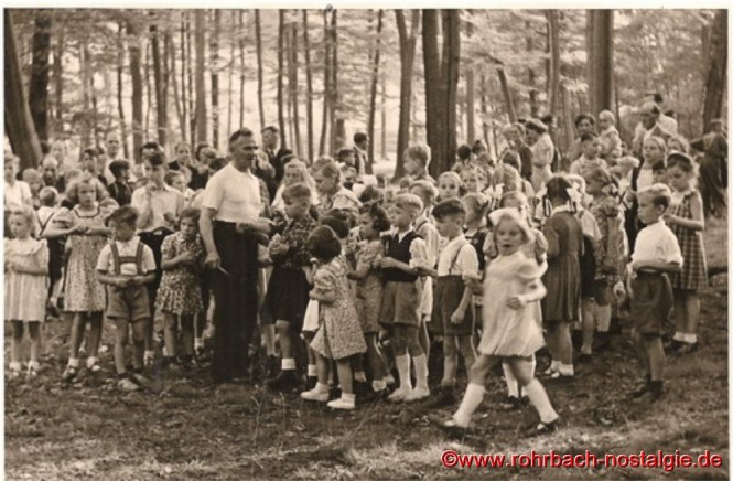 Für die Allerjüngsten gibt es Sackhüpfen und Eierlaufen sowie das Klettern auf den Kletterbaum