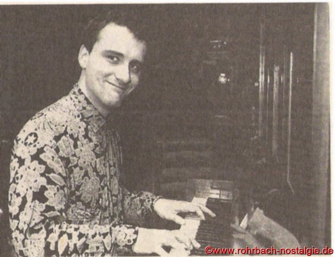 Den zweiten Abend eröffnet die Band "Jampagner" mit Jazzstandards. Das Quartett besteht aus Jörg Jacob am Klavier, Heinz Russie (Gitarre), Patric Grund (Bass) und Dominik Lang (Schlagzeug)