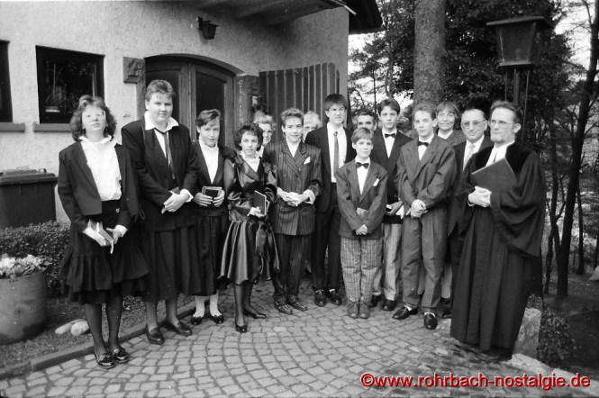 1988 Konfirmation in Rohrbach mit Pfarrer Wittlich