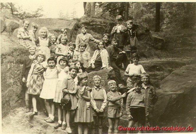 Um 1955 Wandertag an die Kirkeler Burg