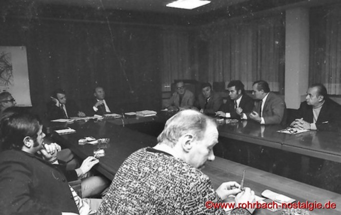 Um 1968 Der Gemeinderat von Rohrbach während einer Sitzung