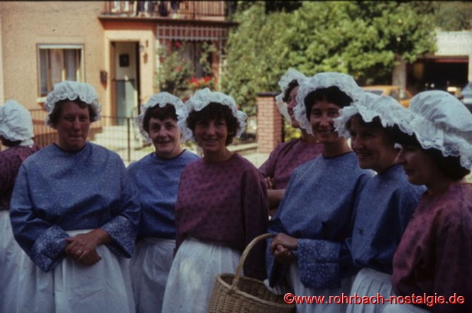 Rohrbacher Waschfrauen (gestaltet von der Hausfrauenabteilung der TG Rohrbach)