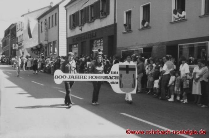 Der Rohrbacher Stampesstößer kündigte den Zug an