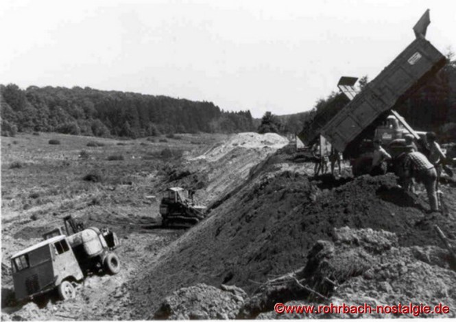 September 1968: Aufschüttung des Weiherdammes