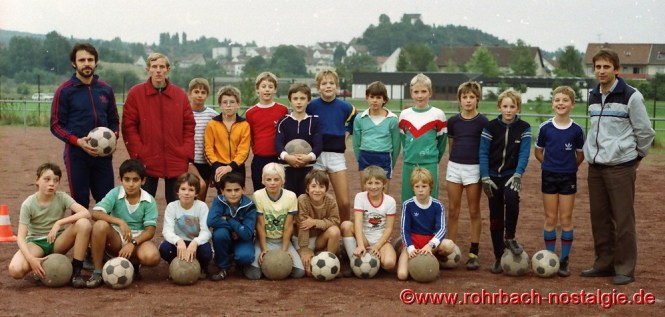 1984 - Nationalspieler Wolfgang Seel (1.FC Saarbrücken) leitet das Training der D-Jugend