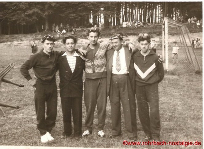 1958 - Erfolgreiche Teilnehmer beim Burgfest in Kirkel. Auf dem Foto von links: Rudi Klam, Werner Wendel, Berthold Michaeli, Franz Blees und Horst Schiehl