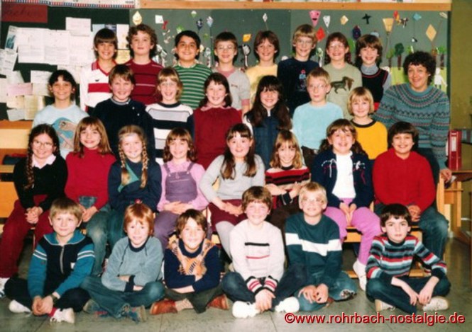 1983 - Die 3. Grundschulklasse des Jahrganges 1973-74 mit Klassenlehrerin Karola Lück
