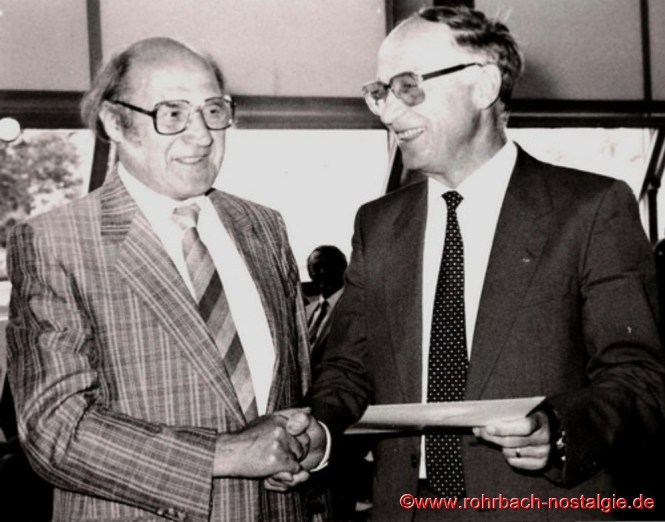 1986 - Rektor Alois Blatt wird von Schulrat Egon Fisch in den Ruhestand verabschiedet