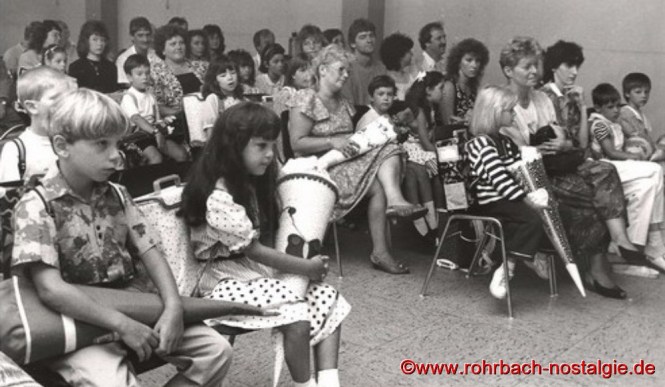 1990 - Aufnahme der ABC-Schützen in der Johannesschule