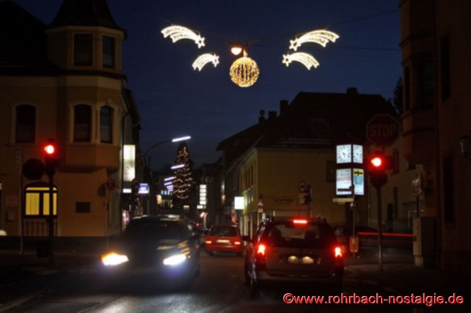 Weihnachtliche Stimmung an der Drehscheibe. (Foto: Walter Gehring)