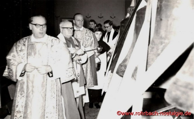 10. März 1963 - Weihe des neuen Geläutes durch Dekan Felix Eckhardt aus St. Ingbert