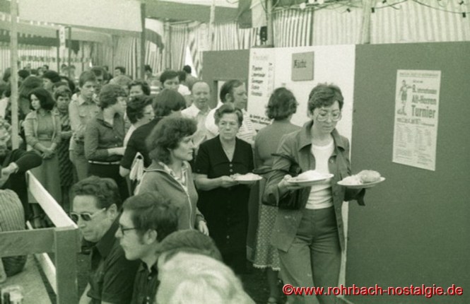 In der "Stampes Stubb" gibt es die bekannten Rohrbacher Stampesgerichte