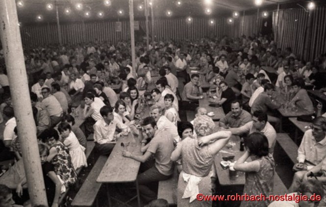 Gut besuchtes Festzelt