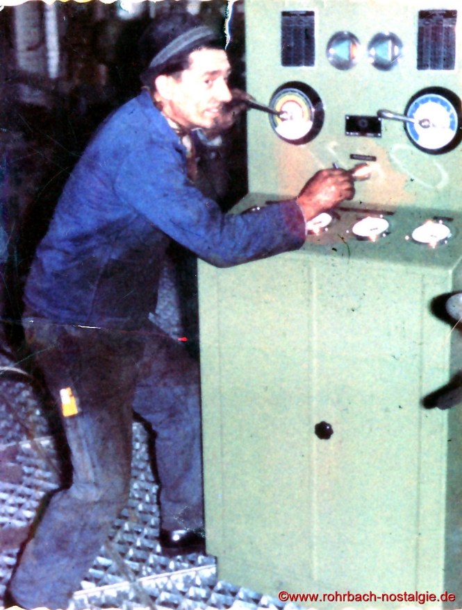 "Sheriff" (Rudi Deckarm) auf seinem Arbeitsplatz bei den Rohrbacher SAM - Werken