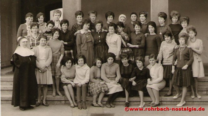 1962 Die Mädchen des Jahrganges 1947 im 9. Schuljahr in Niederwürzbach