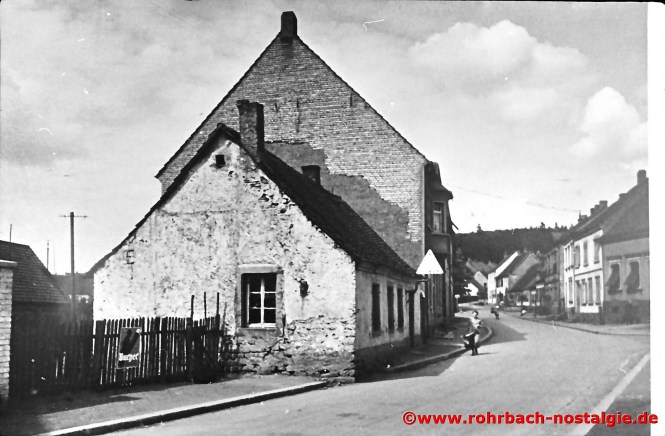 Blick in die Spieserstraße um 1930. Vorne im Bild wo das kleine Haus sich befindet ist heute der Parkplatz am Wiesentalschulhaus.