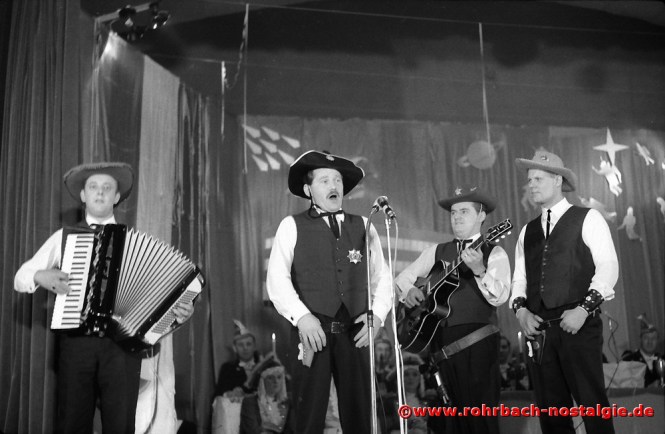 1967 Die 4 Bierkehlchen Gerhard Fuß, Albert Knoch, Günter Weiland und Günter Hermann unterhalten das närrische Volk mit Westernsongs
