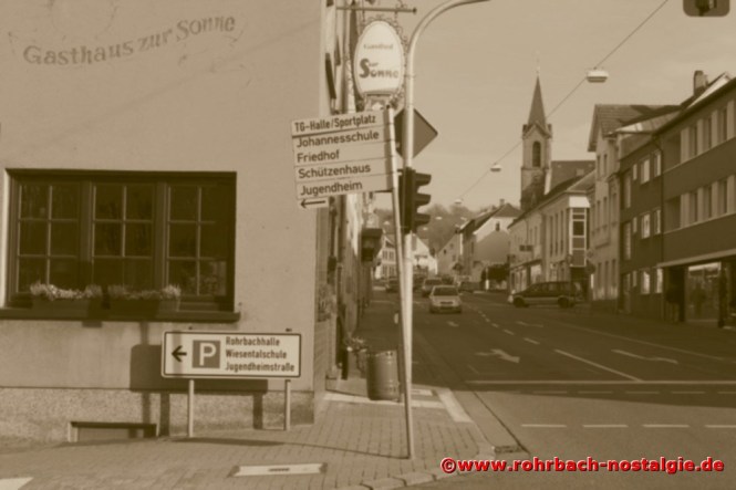 2015 Die gleiche Stelle an der Drehscheibe, wo vor 70 Jahren die amerikanischen Soldaten marschierten