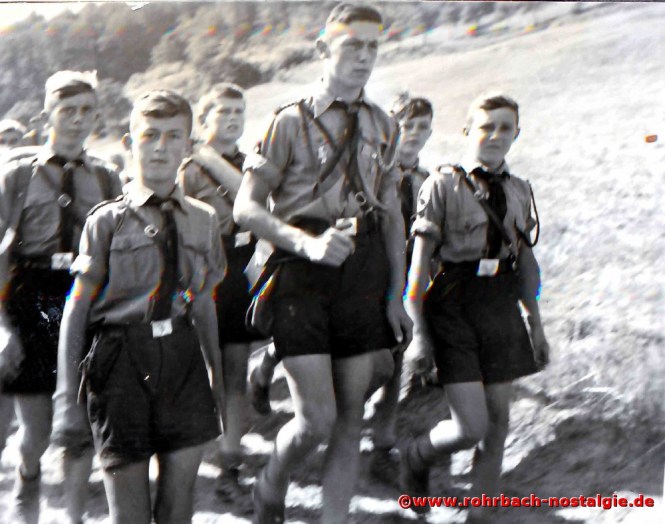 Das " Jungvolk" unterwegs zu Geländespielen