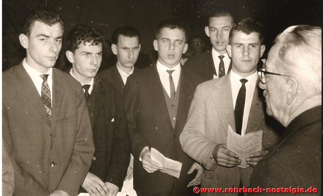 1962 Bei einer Chorprobe: von links Rudi Klein, Friedhelm Emrich, Hans Dieter Mungai, Franz Deckarm (Persil), Peter Josef Staut und Robert Bayer