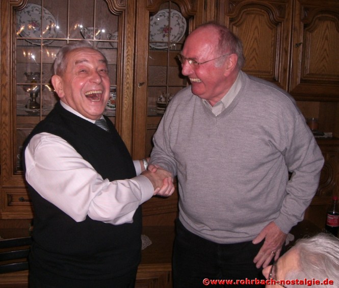 2008 am 6. Februar: Kurt Wachall gratuliert seinem früheren Kollegen Albert Senzig zum 80. Geburtstag