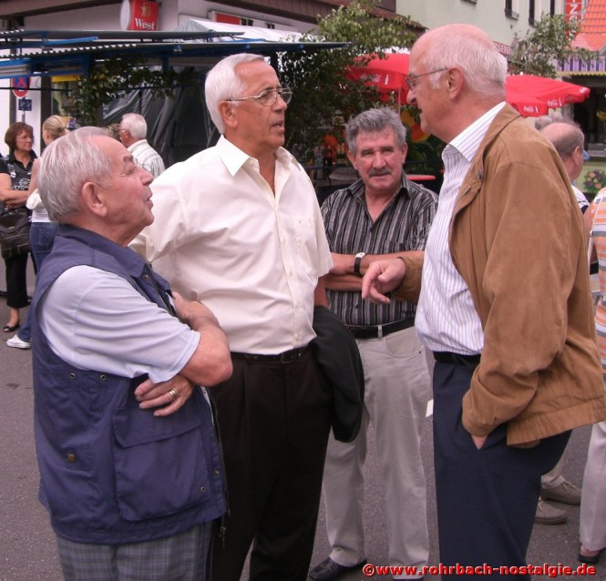 2008 Albert Senzig bei der Eröffnung des Alt-Rohrbachfestes im Gespräch mit Bodo Schiehl (ehemaliger Rohrbacher Ortsvorsteher) und dem Mitglied des Bundestages Albrecht Feibel. Mit im Bild Gerd Jung