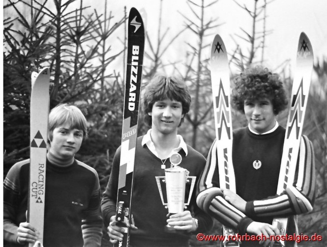 1980 Gerald Hussong (Bildmitte) wird Saarlandmeister sowohl in der Jugend- und aktivenklasse im Riesenslalom und Slalom