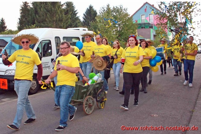 2015 Straußbuwe und - mädchen 