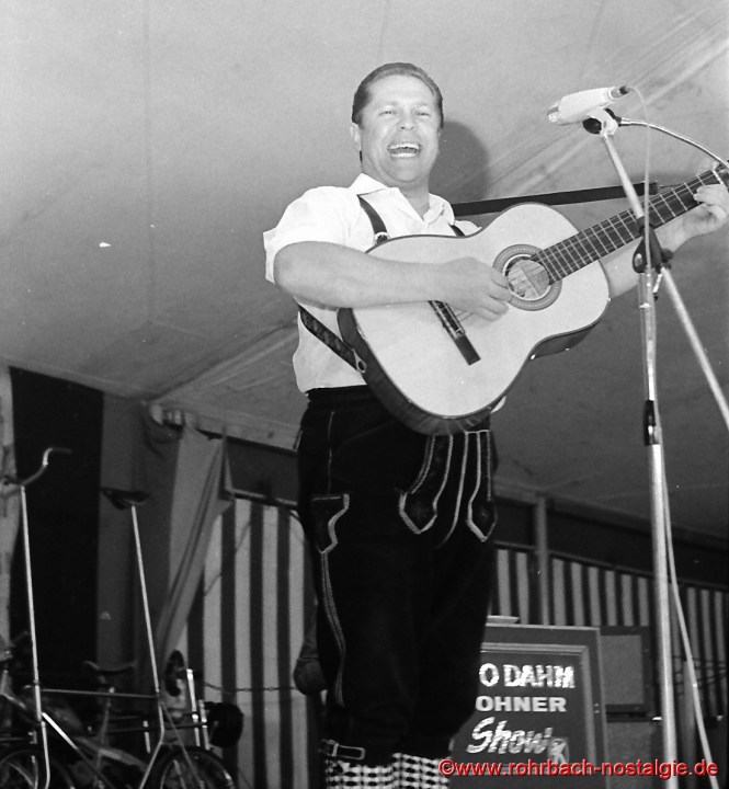 1968 Franzl Lang - Sänger, Jodler, Gitarrist Akkordeonspieler beim SPD Maifest