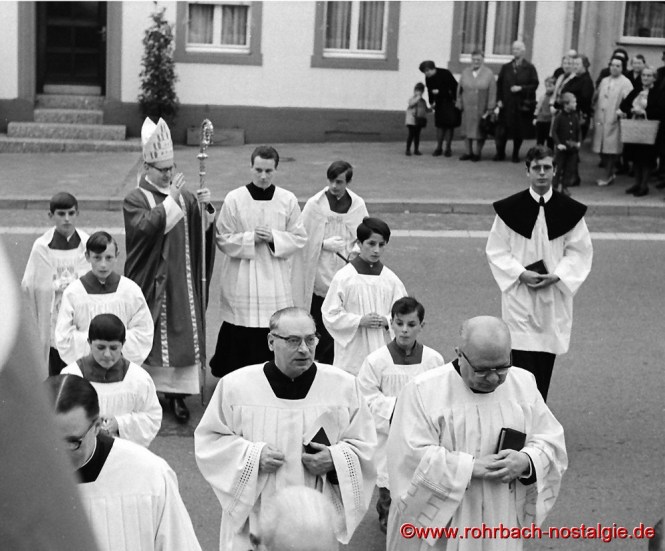 1969 am 6. Mai: Firmung in der Pfarrkirche St. Johannes mit Bischof Friedrich Wetter von Speyer