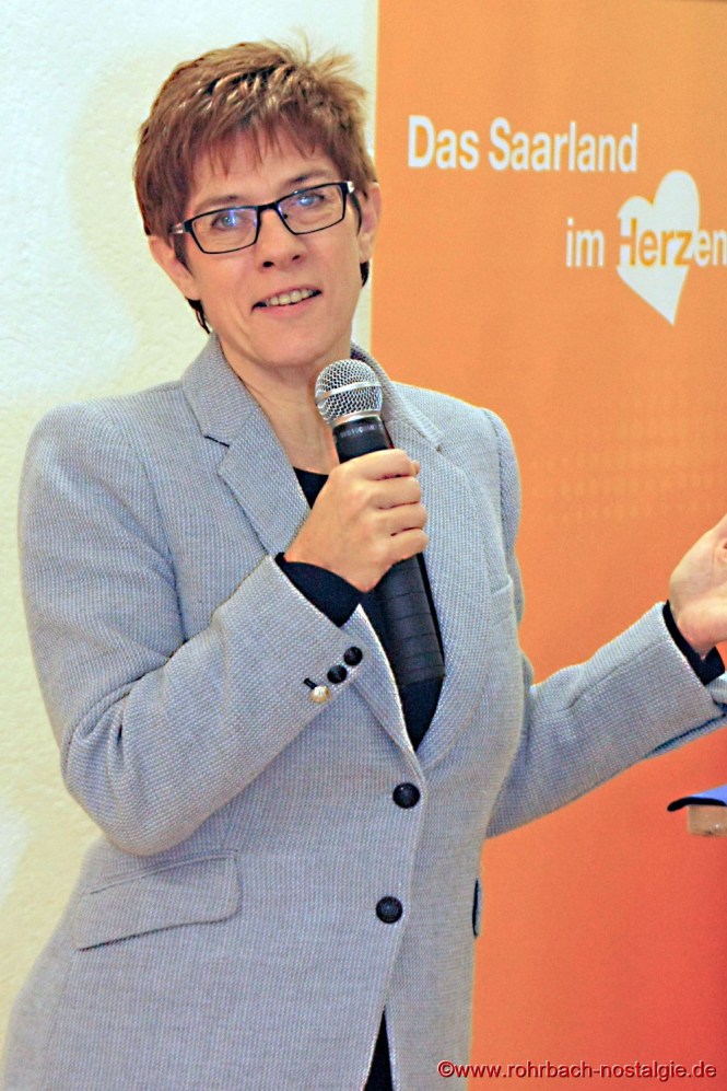 2016 Die saarländische Ministerpräsidentin Annegret Kramp-Karrenbauer beim schlachtfest der Rohrbacher CDU.