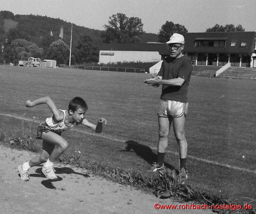Sandra Abel mit ihrem Trainer Bernd Kienert beim TV Kirkel