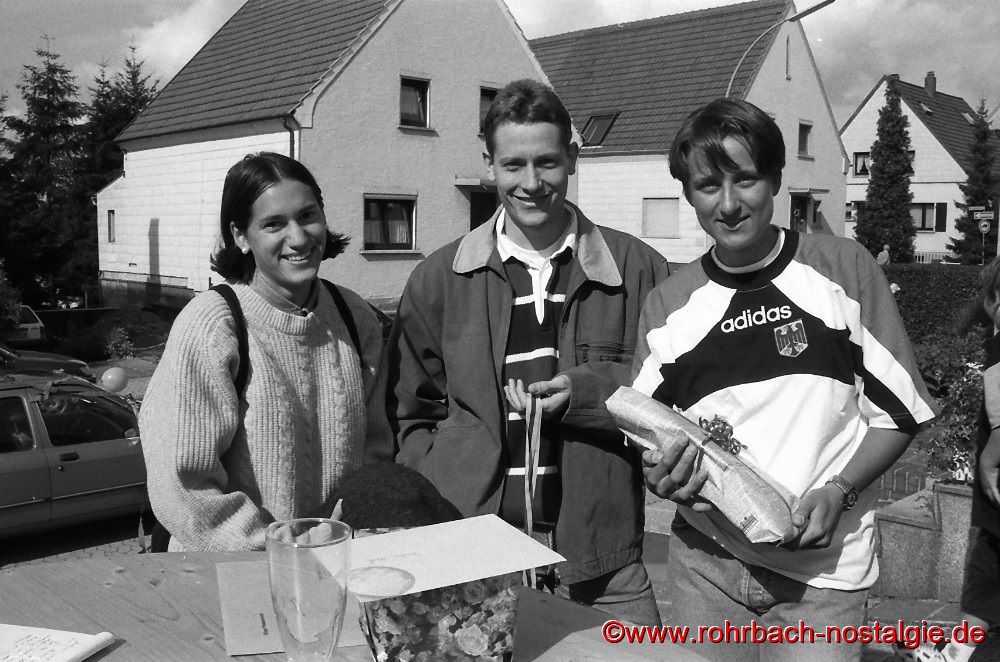 Auch Shanta Ghosh und Michael Keck sind zum Gratulieren gekommen